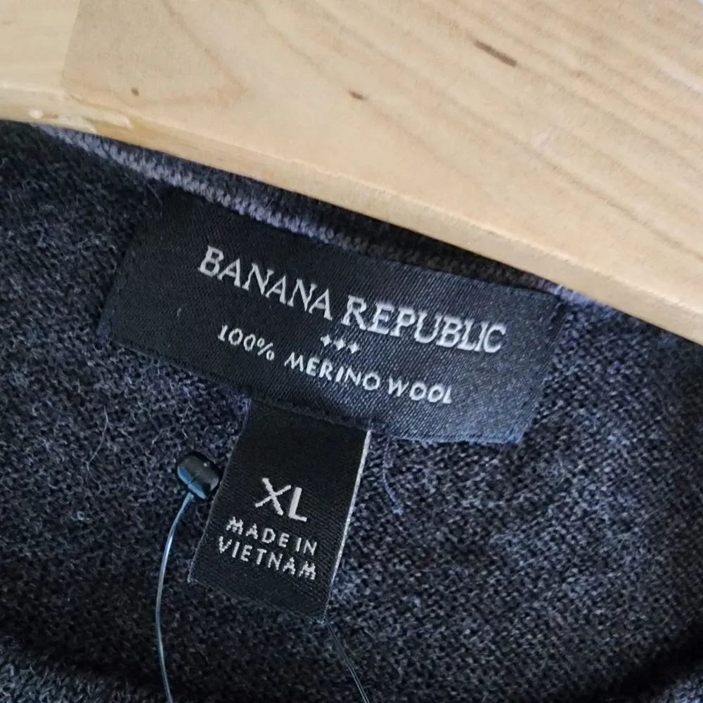 Banana Republic Men's Crewneck Sweater Wool- Dark Brown and Light Beige Stripes
